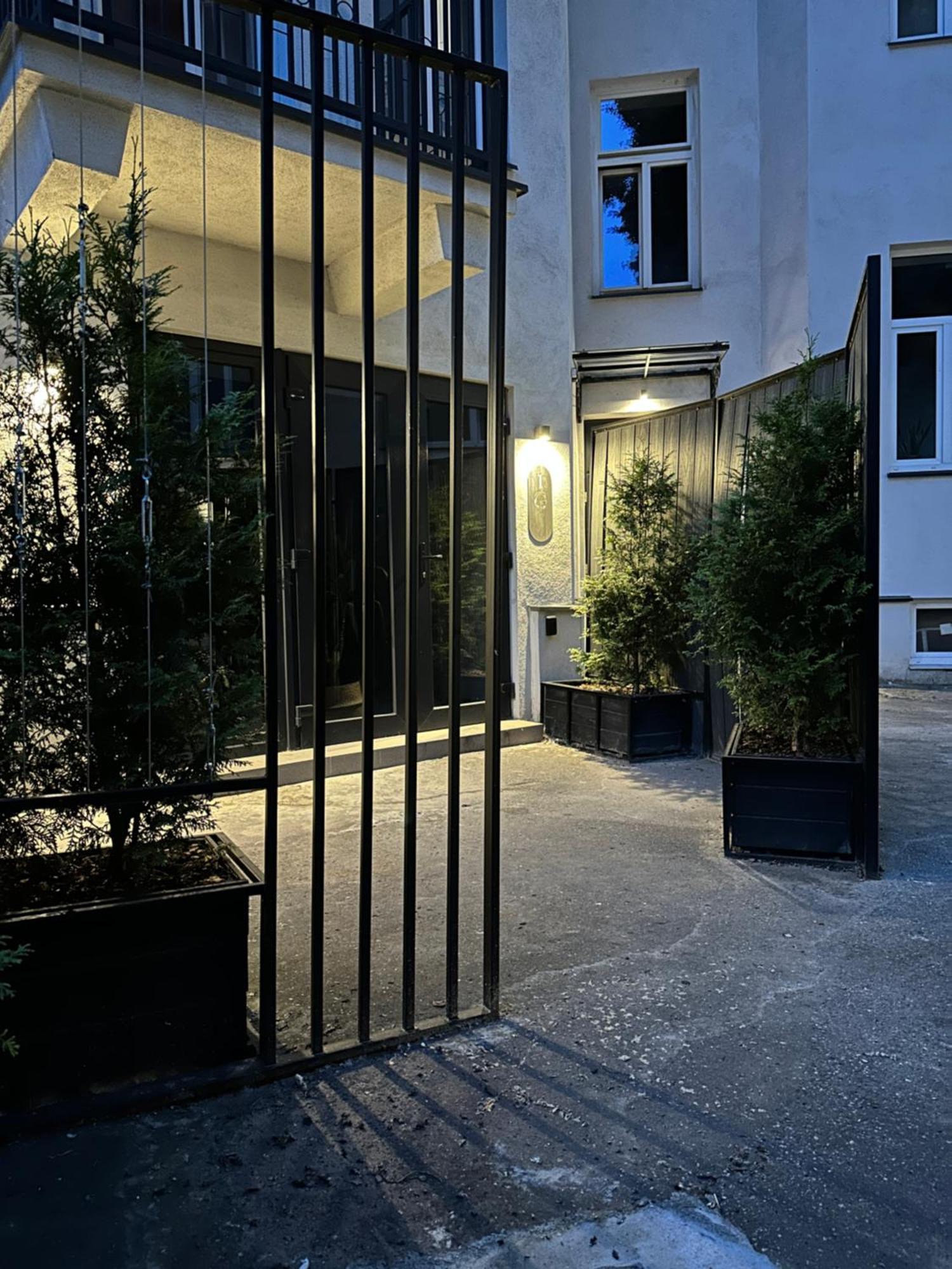 City Garage Apartment - Lwowska 9 Varšava Exteriér fotografie